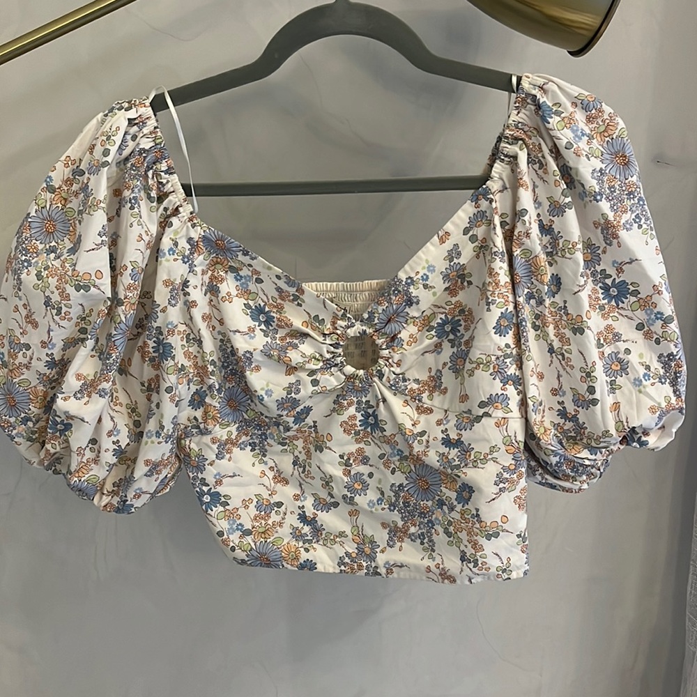 Abercrombie & Fitch White Floral Puff Sleeve Crop Top